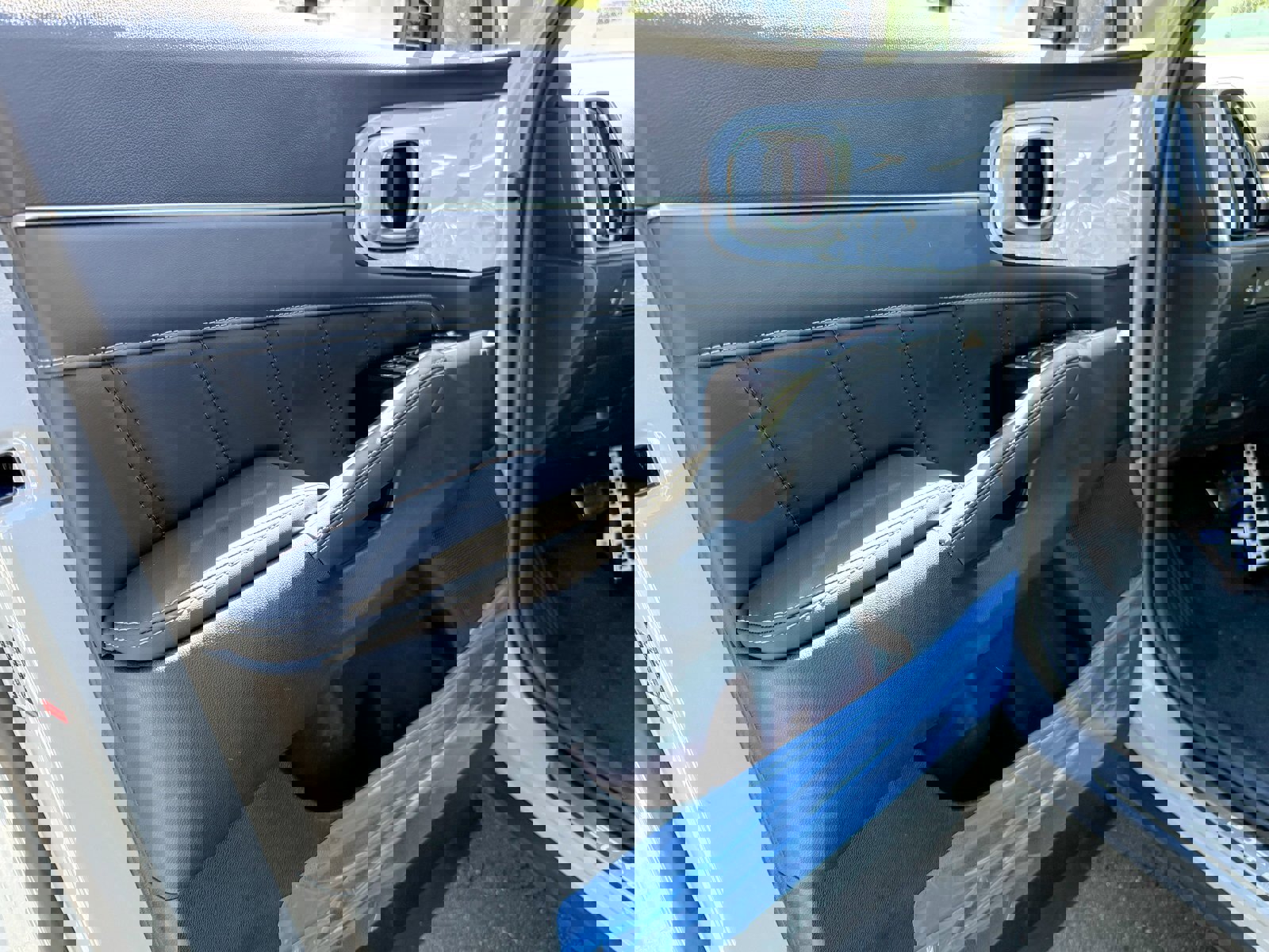 New 2025 Kia Sorento SX image 16