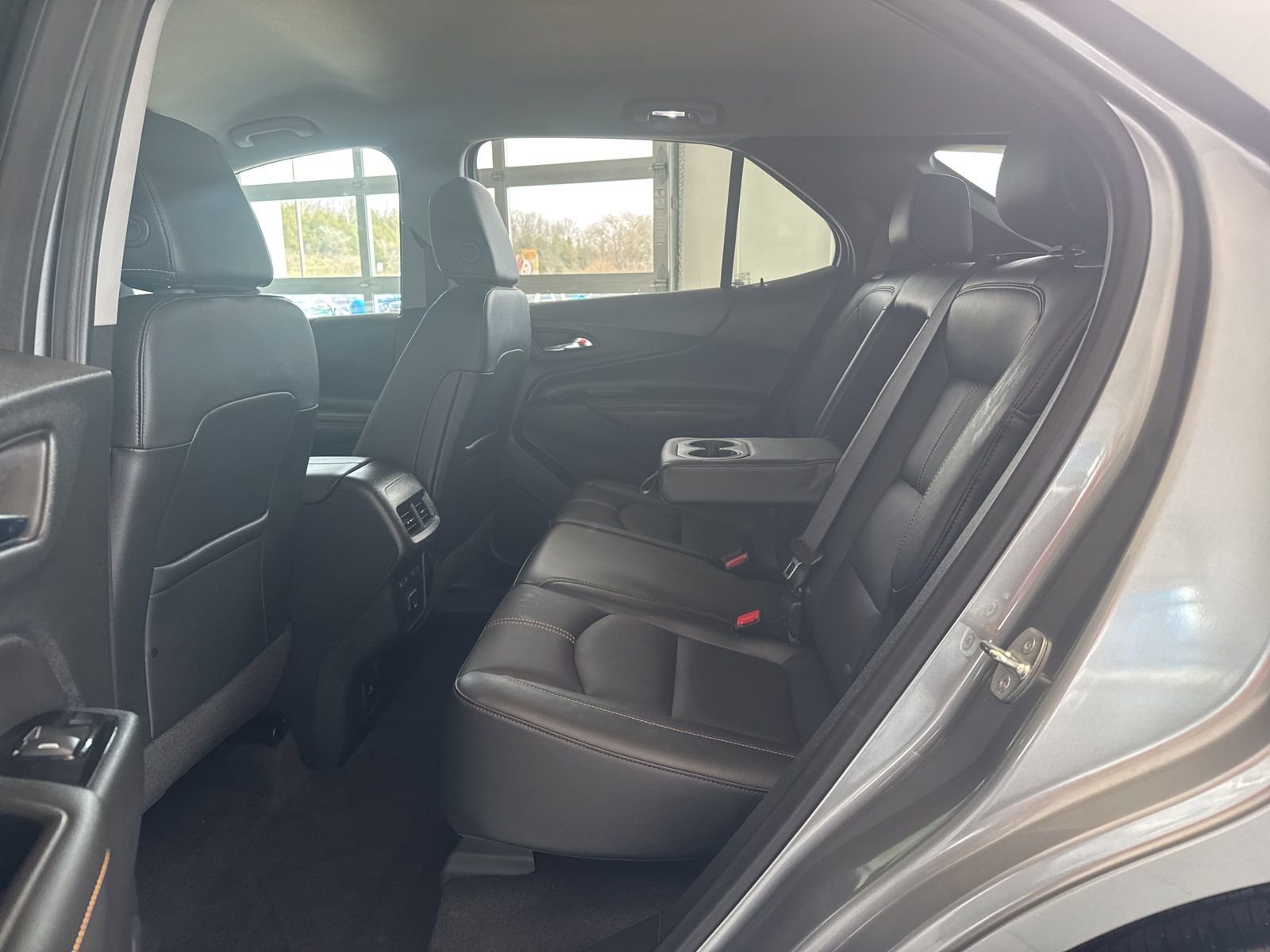 Used 2023 Chevrolet Equinox Premier image 16