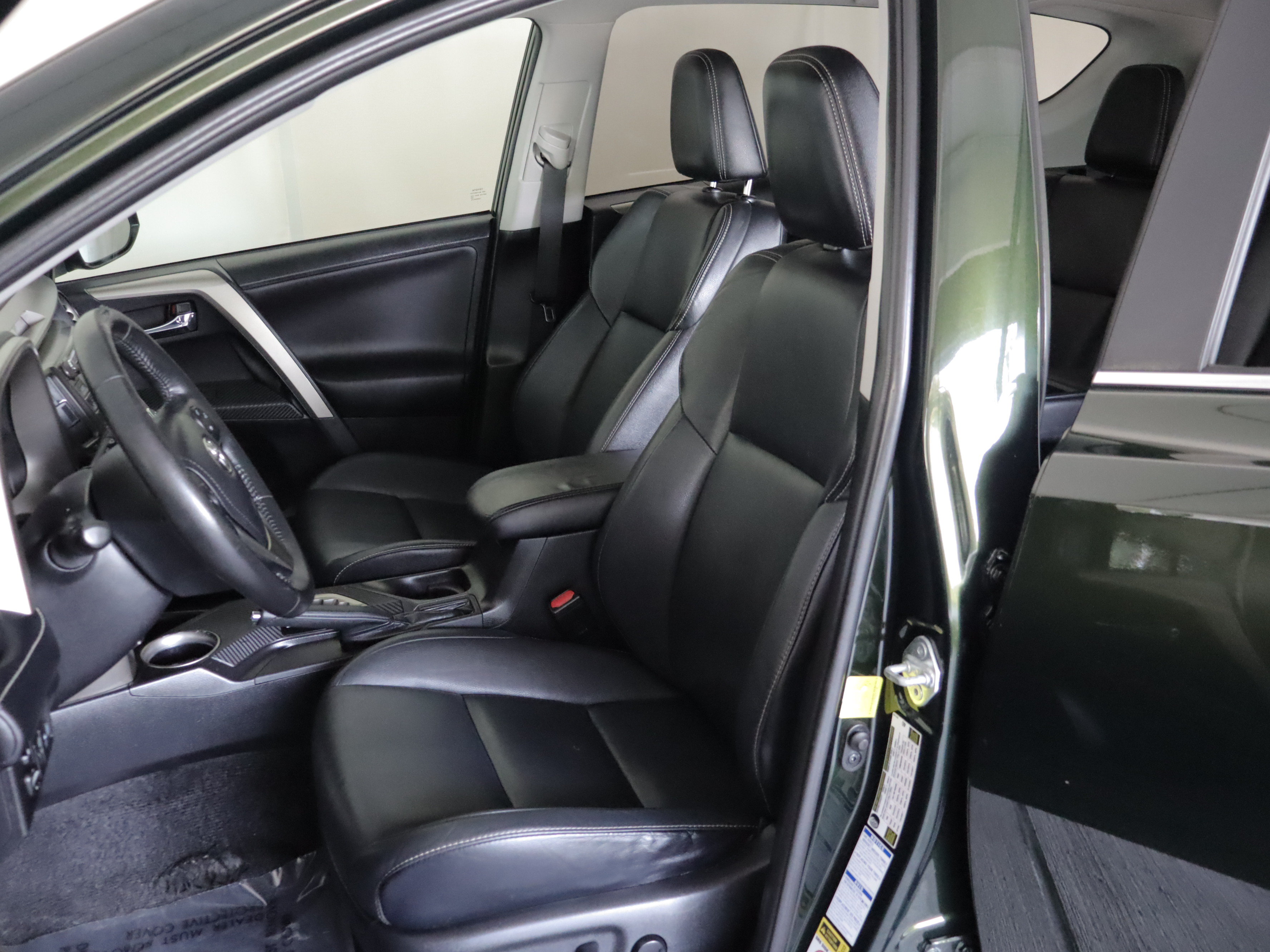 Used 2013 Toyota RAV4 Limited AWD/4WD image 8