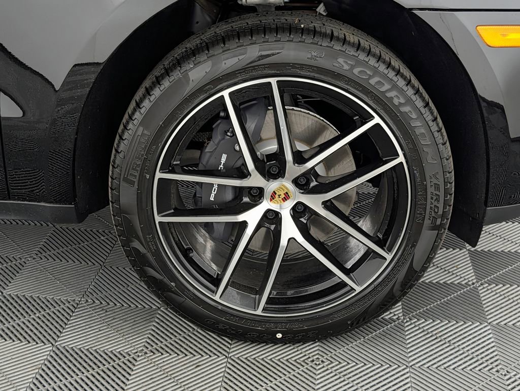 New 2026 Porsche Macan image 14