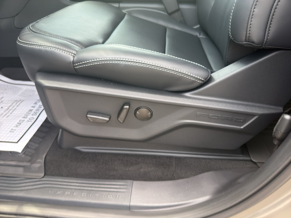New 2027 Ford Expedition Platinum w/ Stealth Performance Package AWD/4WD image 18