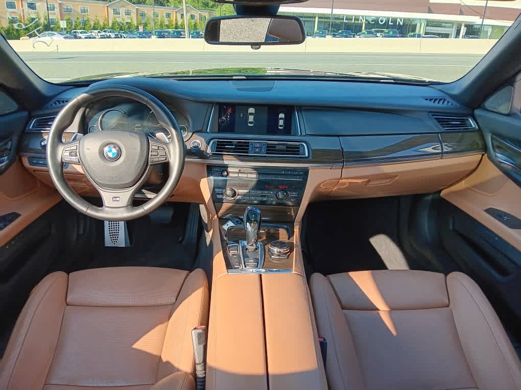 Used 2015 BMW 750i xDrive AWD/4WD image 16