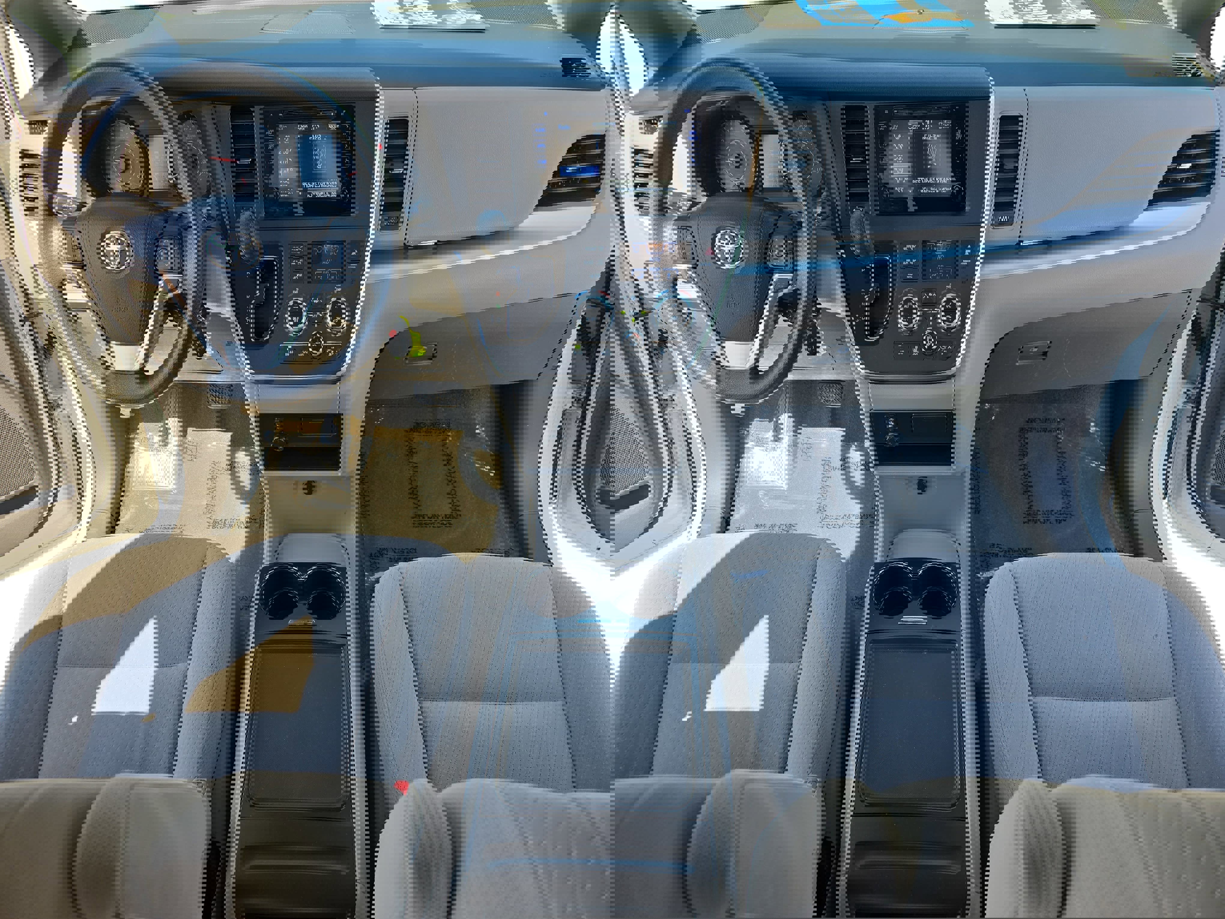 Used 2017 Toyota Sienna LE image 9