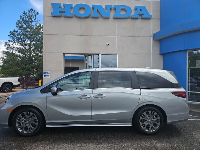 Used 2026 Honda Odyssey Touring image 2