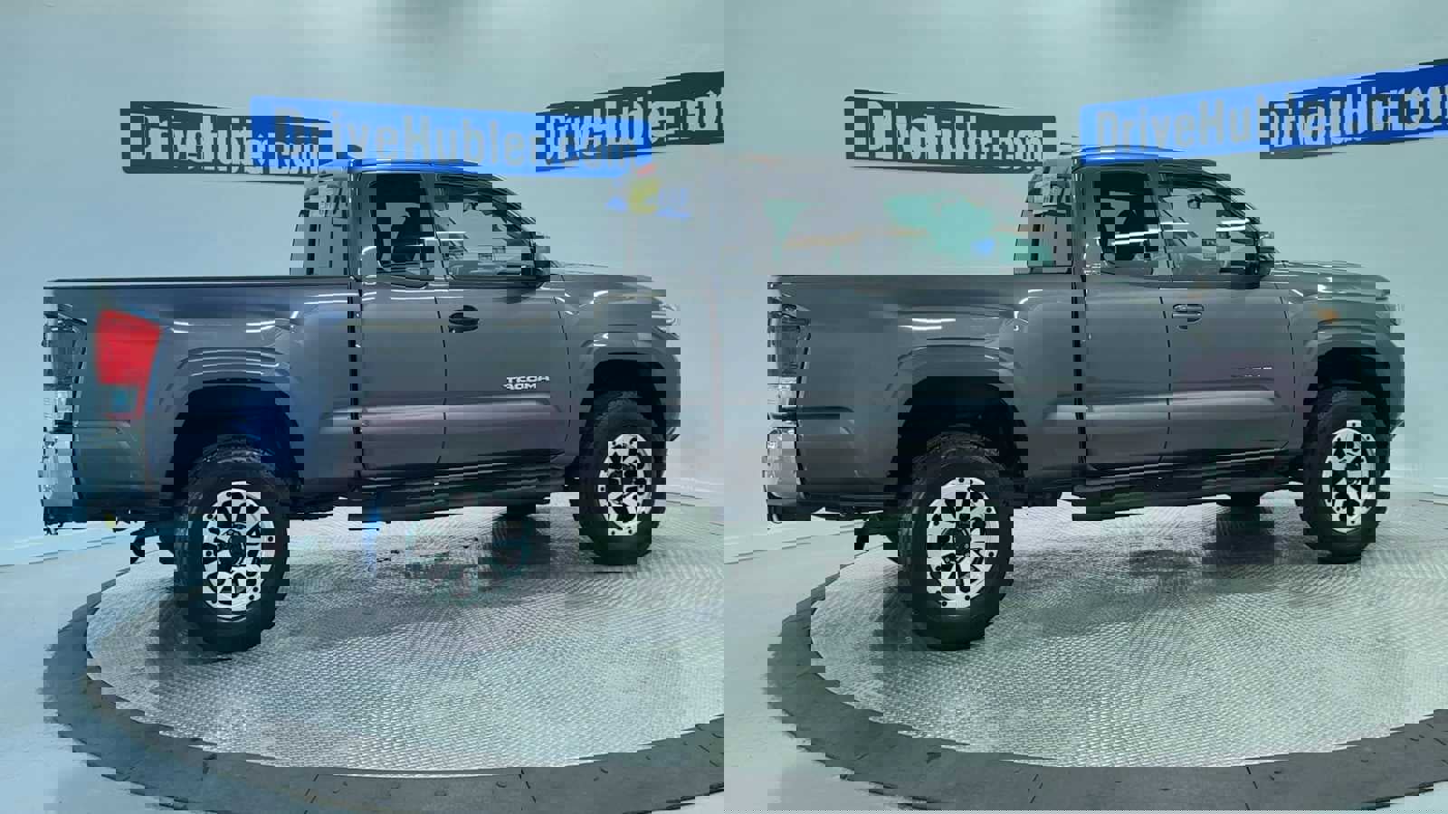 Used 2016 Toyota Tacoma SR5 image 8