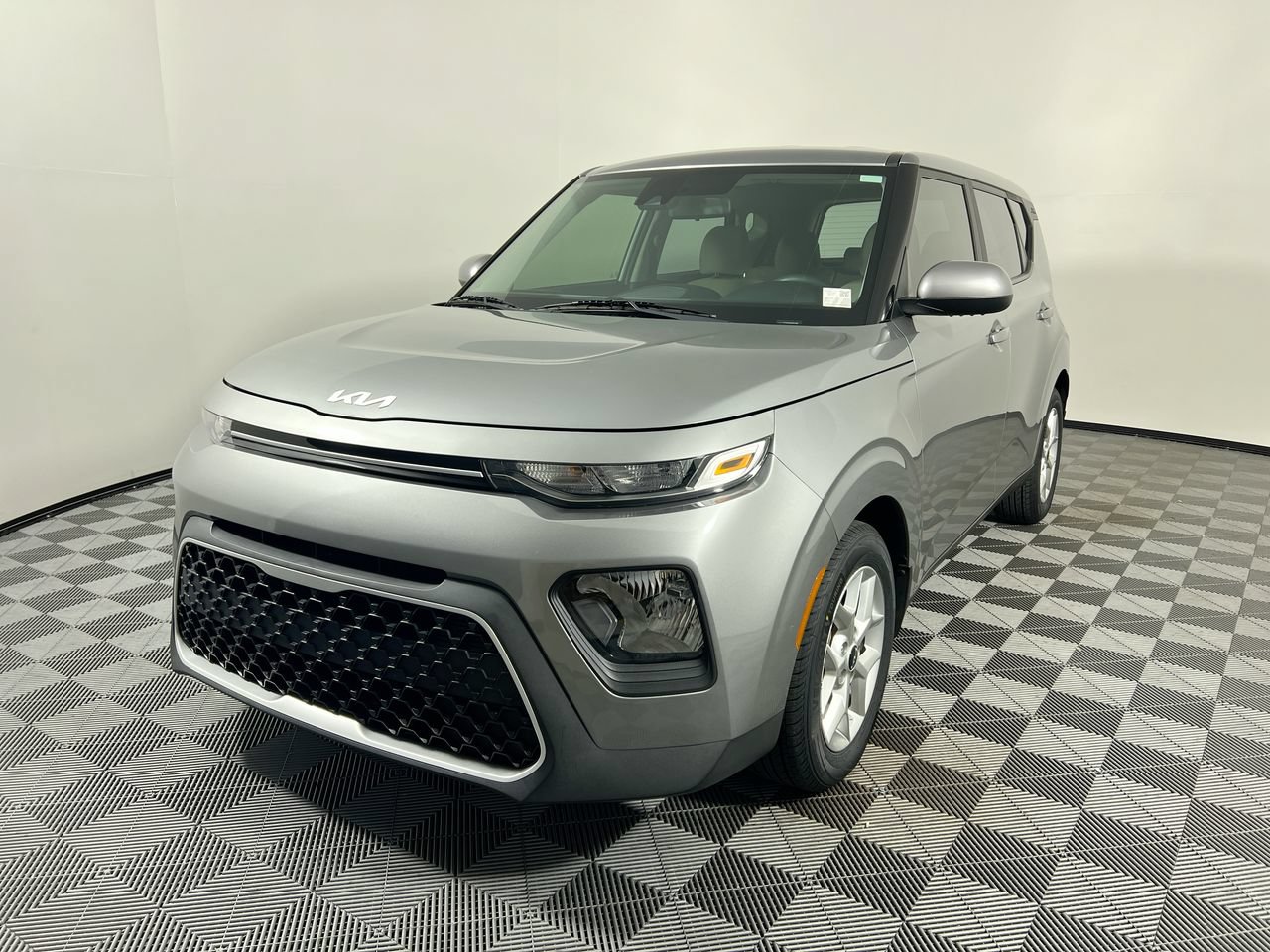 Used 2023 Kia Soul LX w/ LX Technology Package FWD image 8