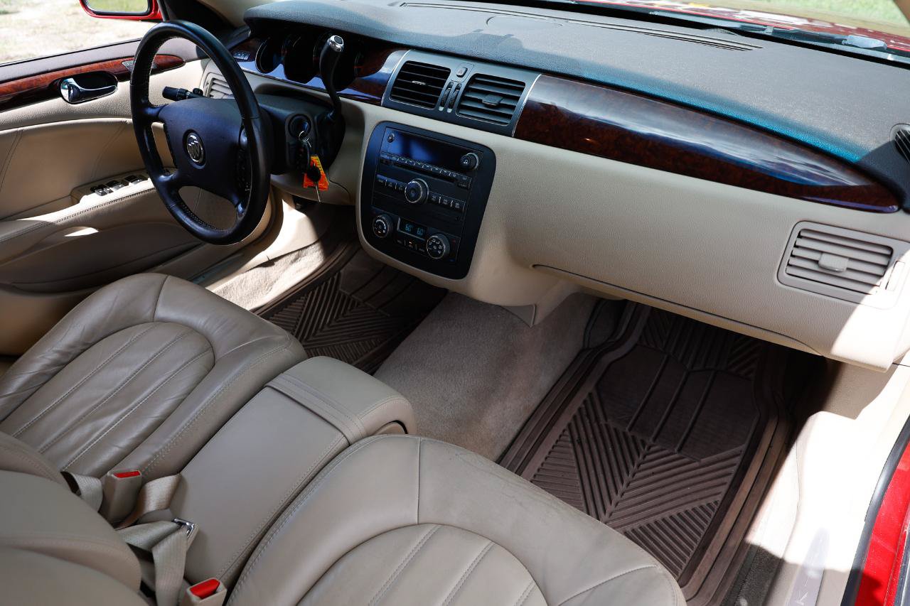 Used 2011 Buick Lucerne CXL FWD image 18