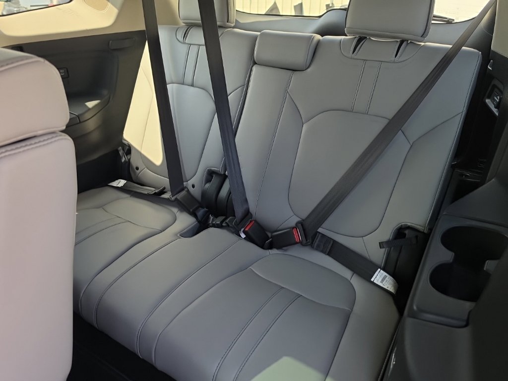 Used 2025 Honda Pilot Elite image 28