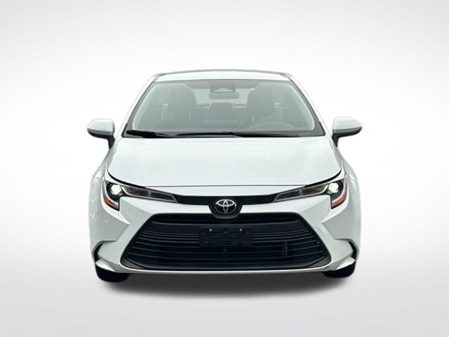 Used 2025 Toyota Corolla LE FWD image 4