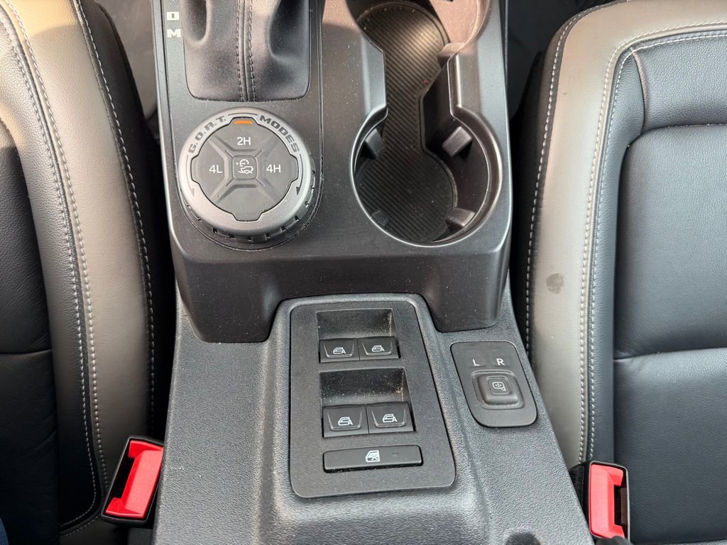 Used 2025 Ford Bronco Outer Banks image 13