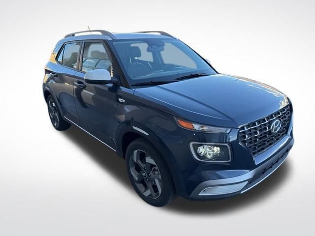 Used 2025 Hyundai Venue Limited image 4