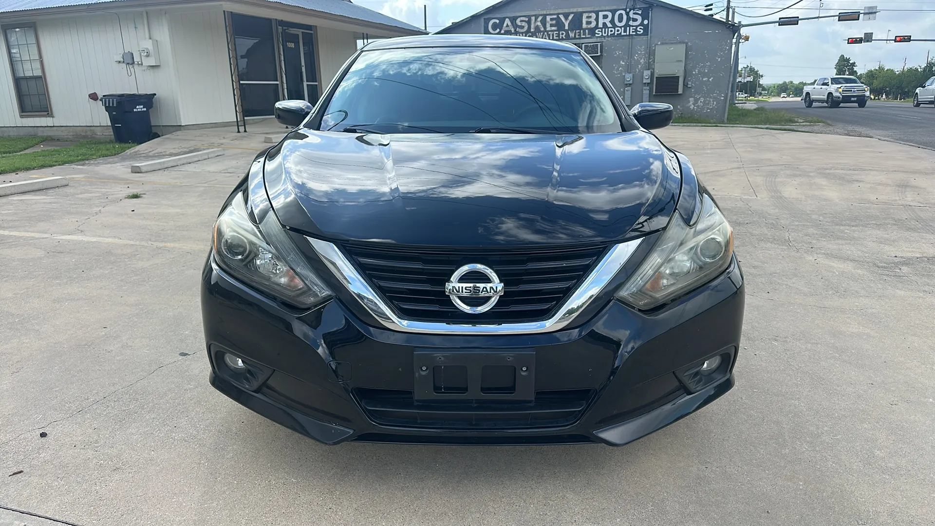Used 2017 Nissan Altima 2.5 SR w/ Midnight Edition Package FWD image 8