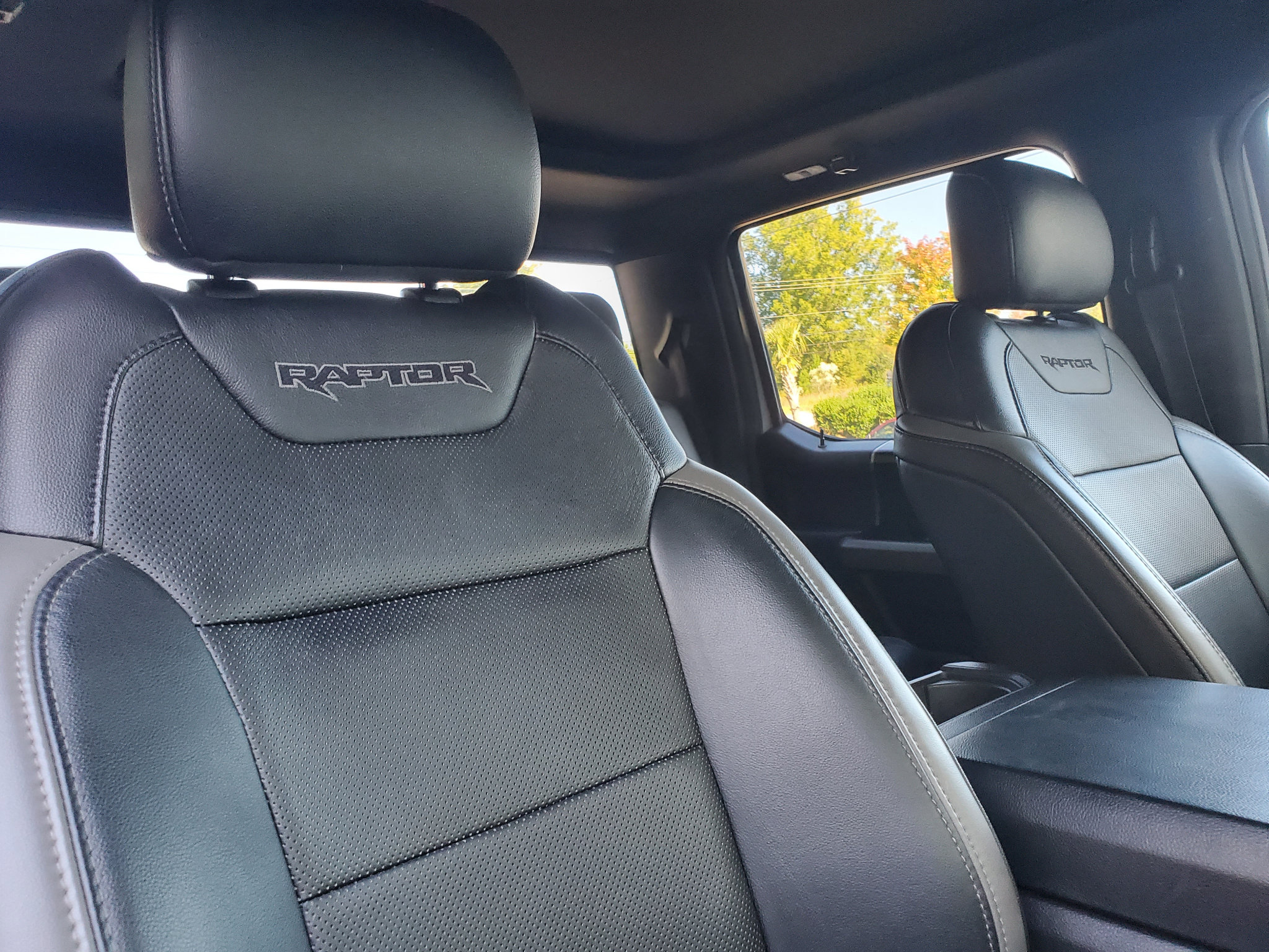 Used 2018 Ford F150 Raptor w/ Equipment Group 801A Mid image 46