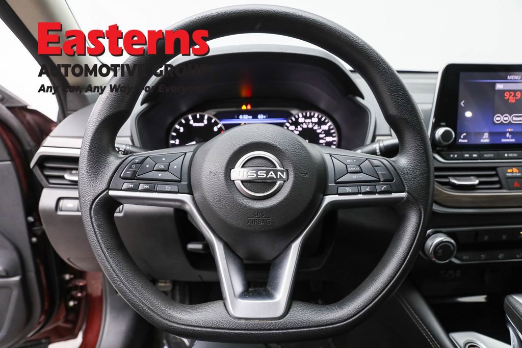 Used 2023 Nissan Altima 2.5 SV image 10