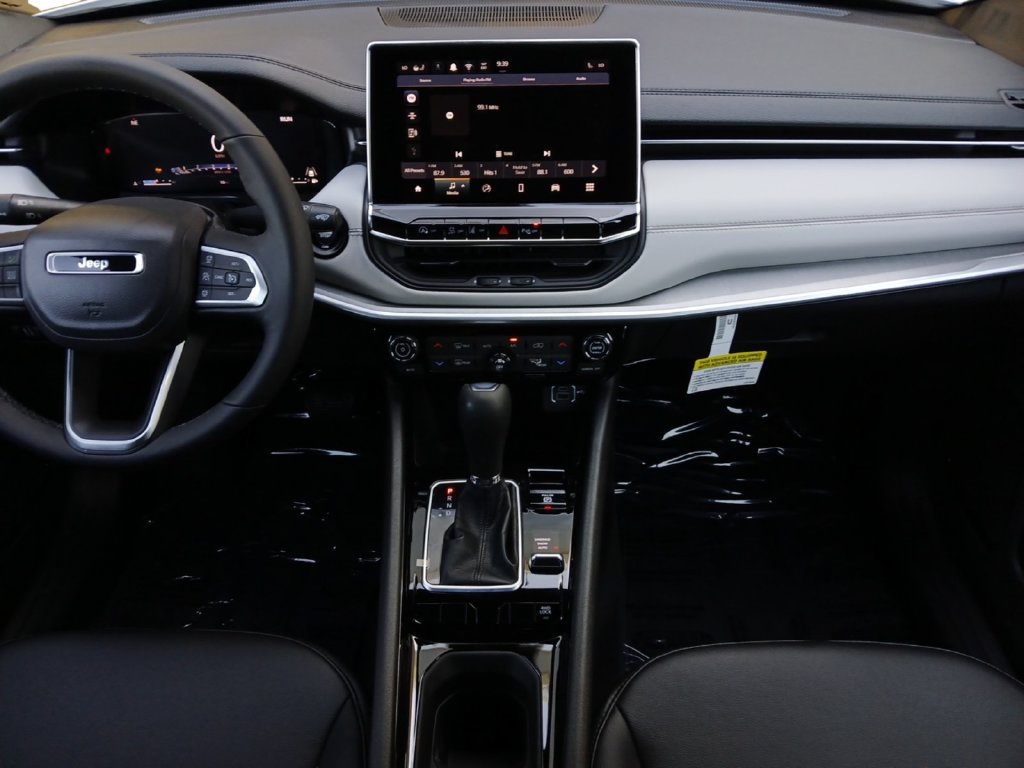 New 2026 Jeep Compass Limited AWD/4WD image 3