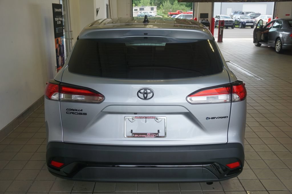 Used 2025 Toyota Corolla Cross AWD Hybrid image 14