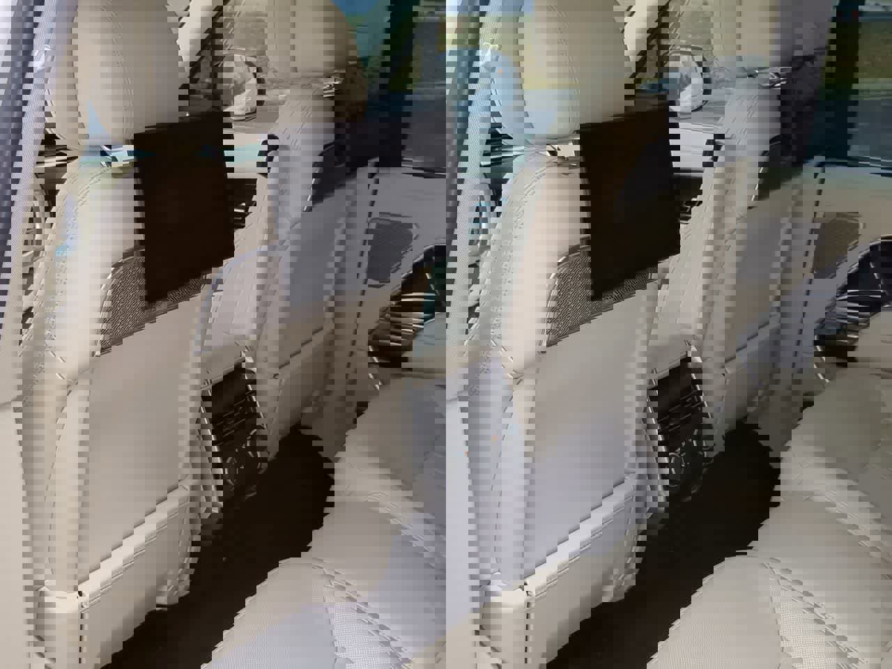 Used 2024 Land Rover Range Rover Autobiography image 18