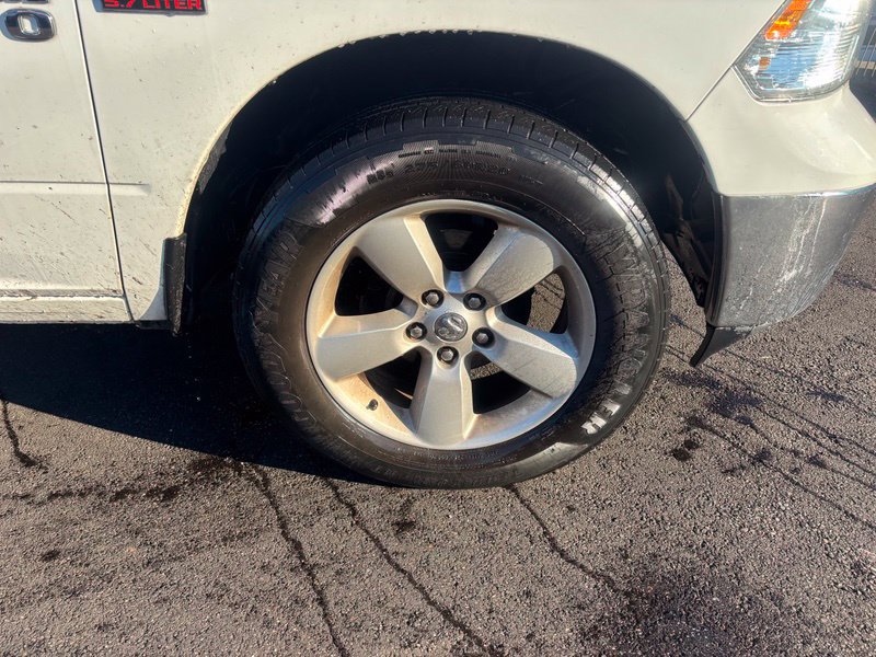 Used 2018 RAM 1500 Classic SLT AWD/4WD image 16