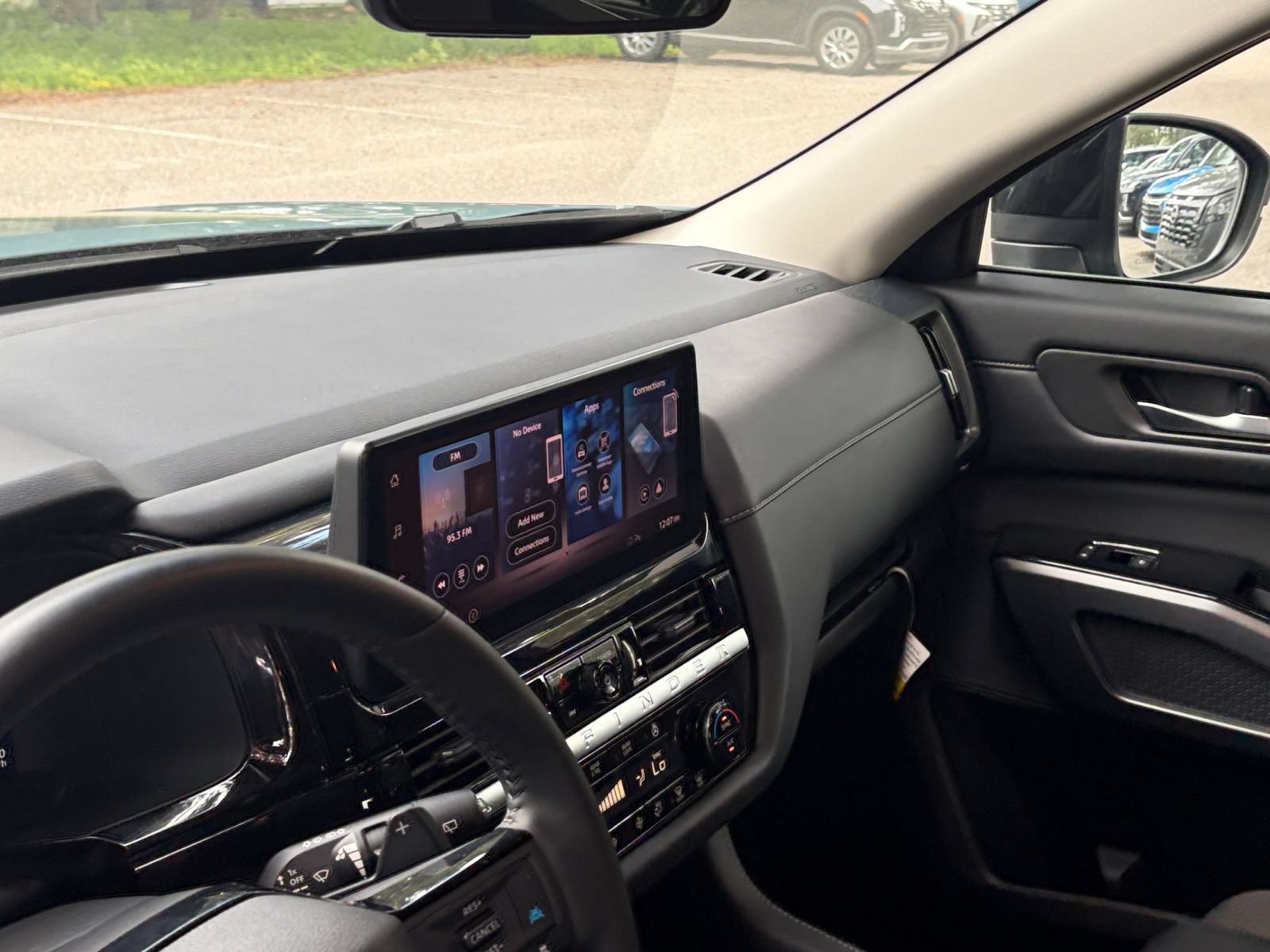 Used 2026 Nissan Pathfinder SL FWD image 37