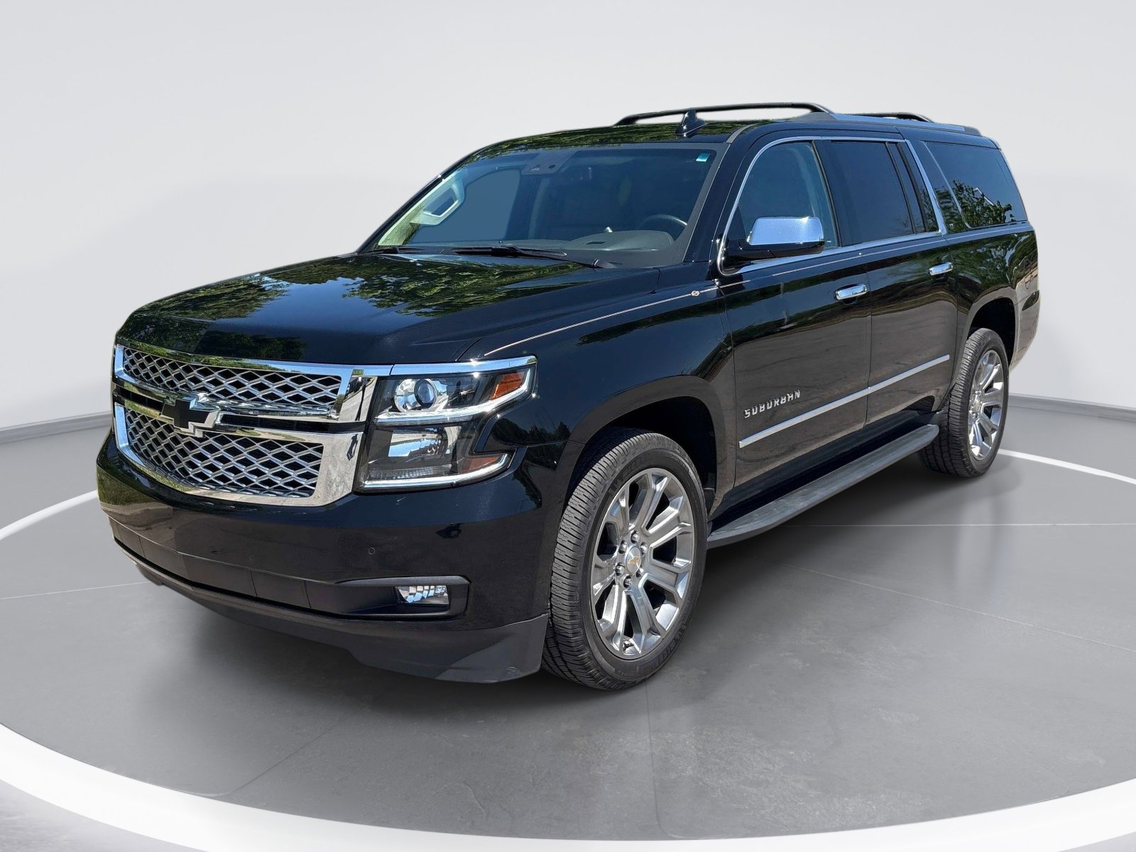 Used 2016 Chevrolet Suburban LT w/ Luxury Package RWD image 3