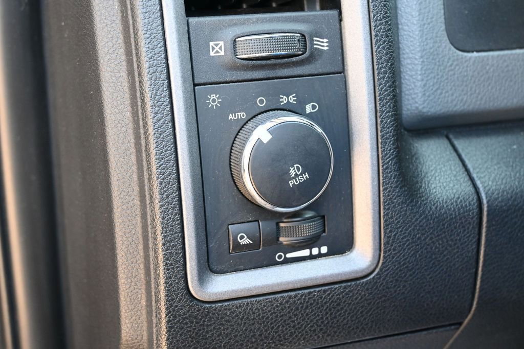 Used 2017 RAM 1500 Express w/ Express Value Package AWD/4WD image 35