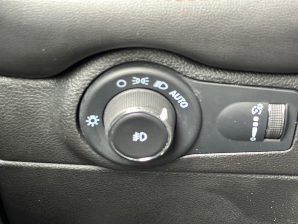 Used 2023 Dodge Durango GT image 24