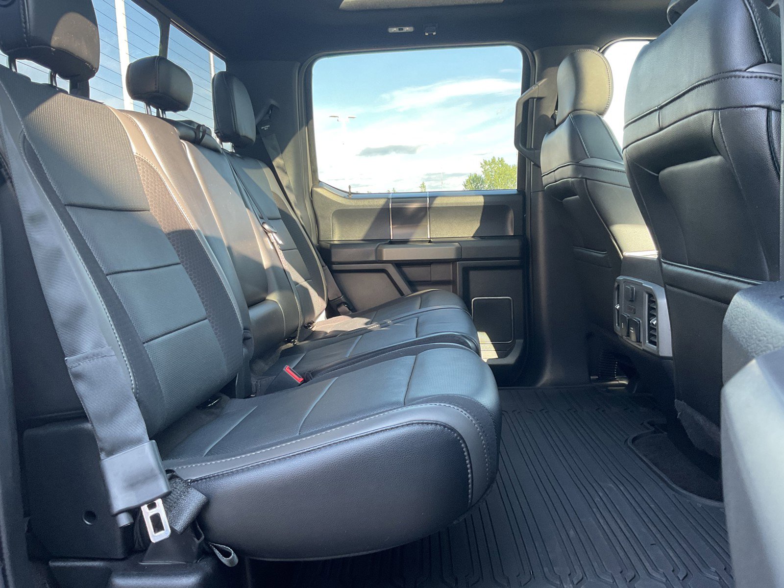 Used 2020 Ford F150 Raptor w/ Equipment Group 802A Luxury image 18