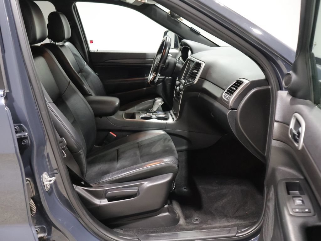 Used 2018 Jeep Grand Cherokee Altitude AWD/4WD image 22