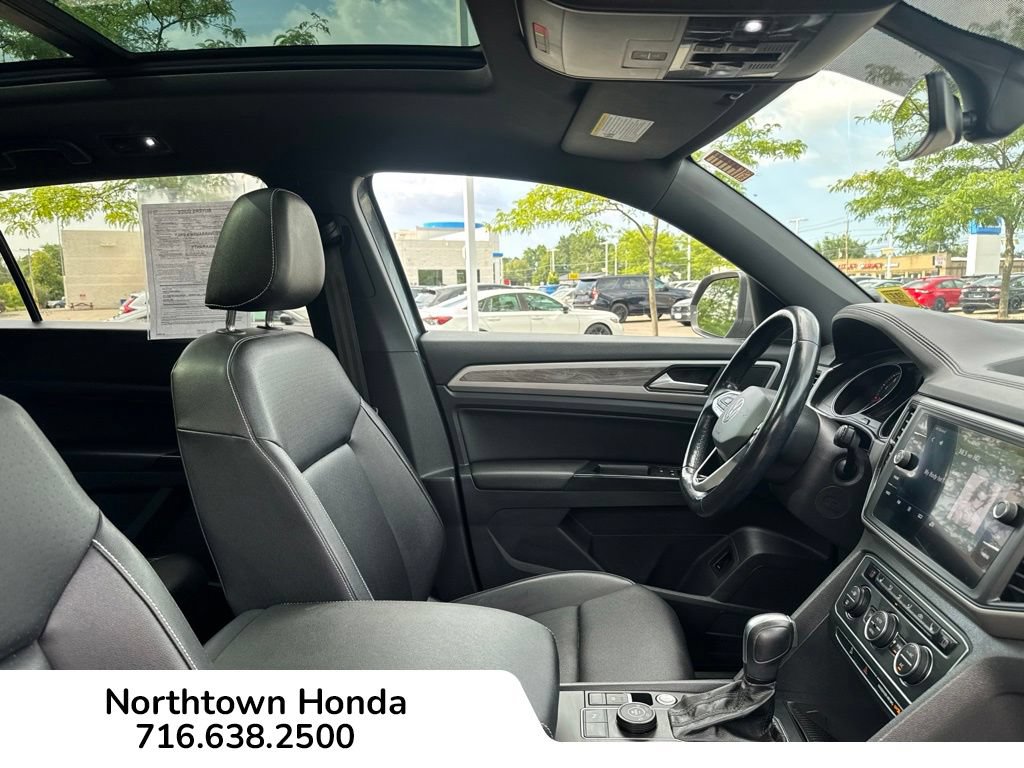 Used 2020 Volkswagen Atlas Cross Sport SE w/ Panoramic Sunroof Package AWD/4WD image 17