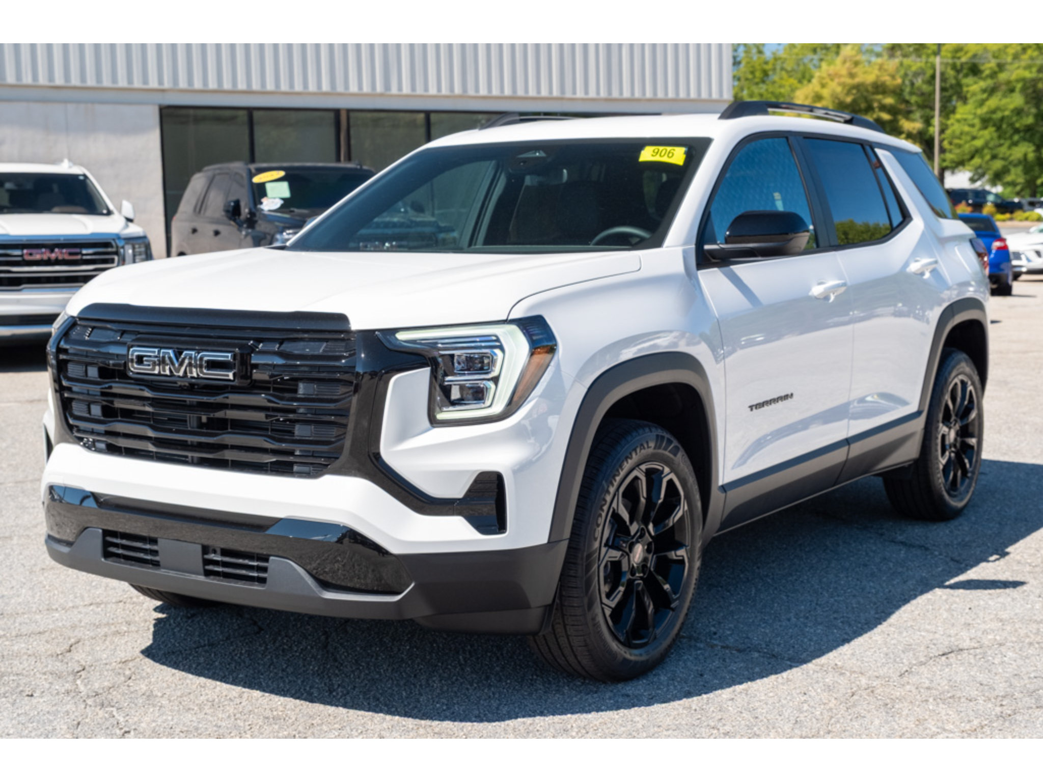 New 2027 GMC Terrain Elevation w/ Elevation Premium Package FWD image 4
