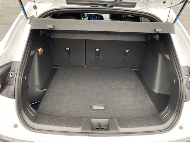 Certified 2024 Chevrolet Trax RS w/ Driver Confidence Package image 20