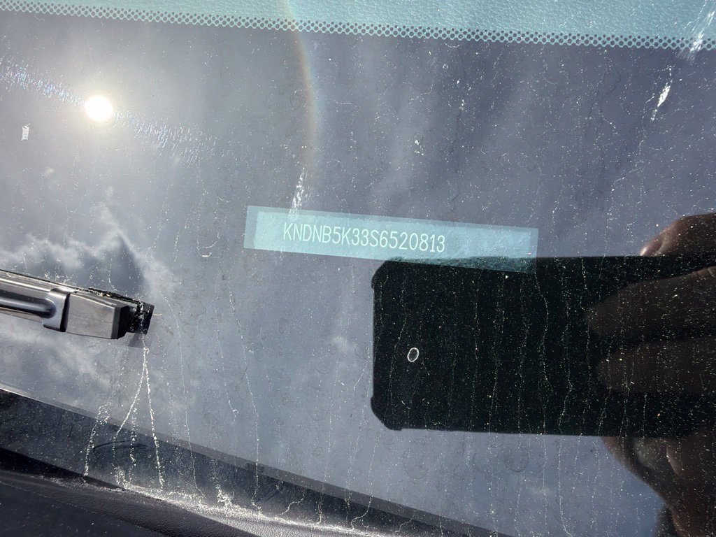 Used 2025 Kia Carnival FWD image 7
