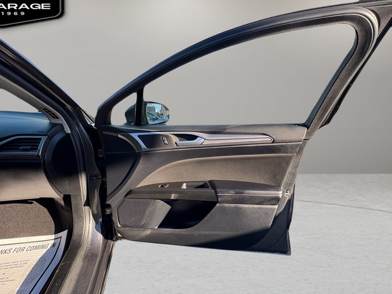 Used 2020 Ford Fusion SE image 31