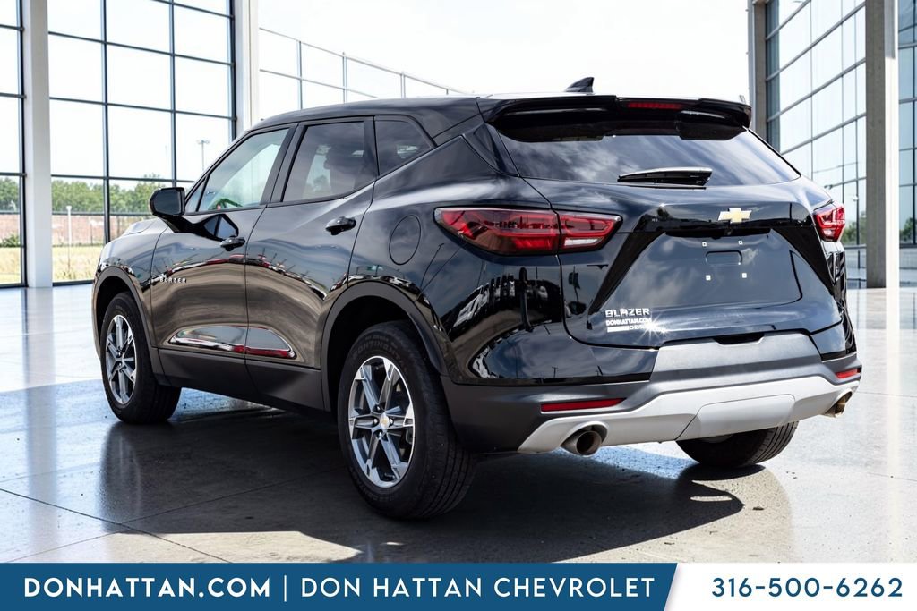 Used 2025 Chevrolet Blazer LT FWD image 19