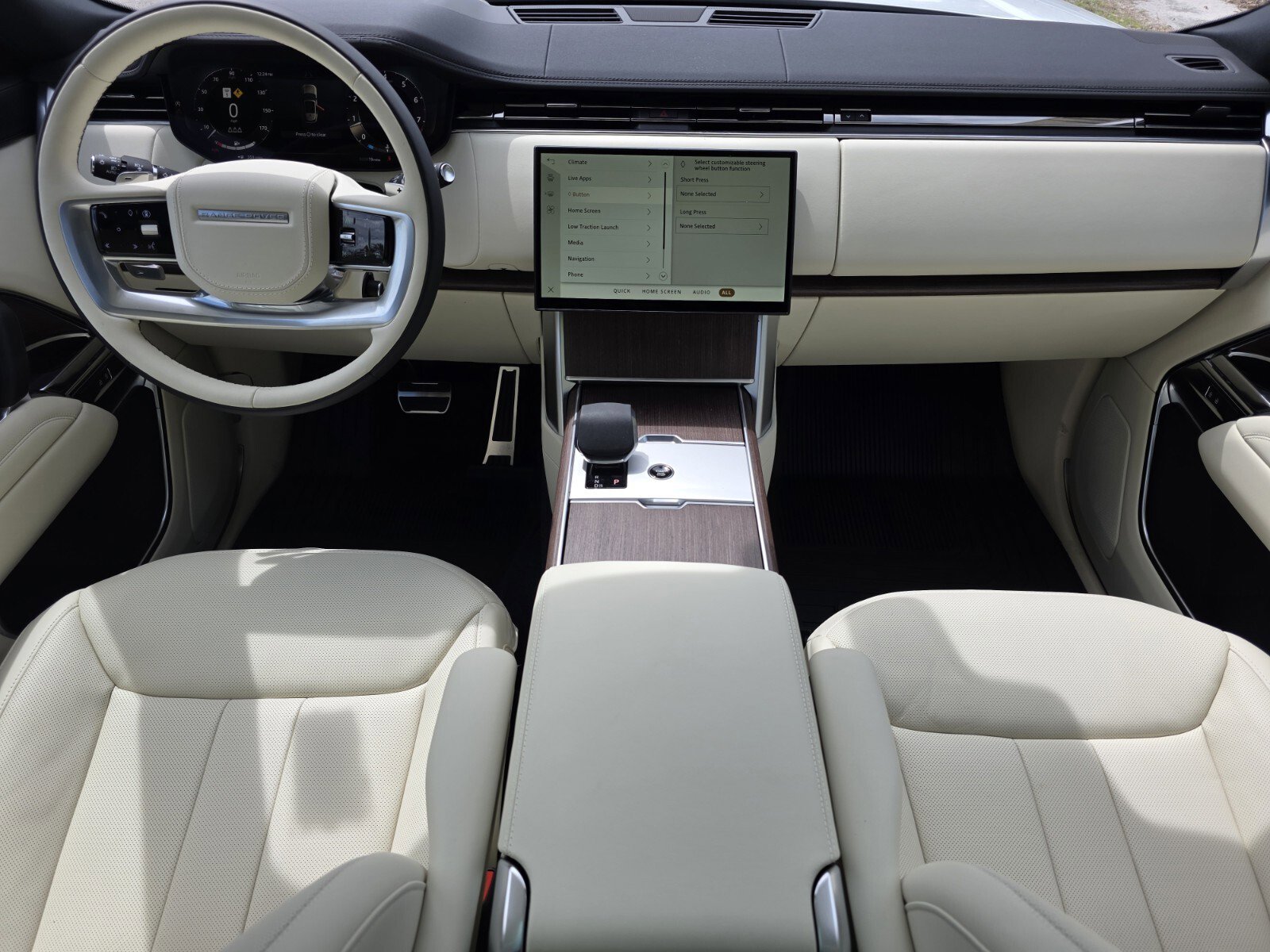 New 2026 Land Rover Range Rover SE image 4