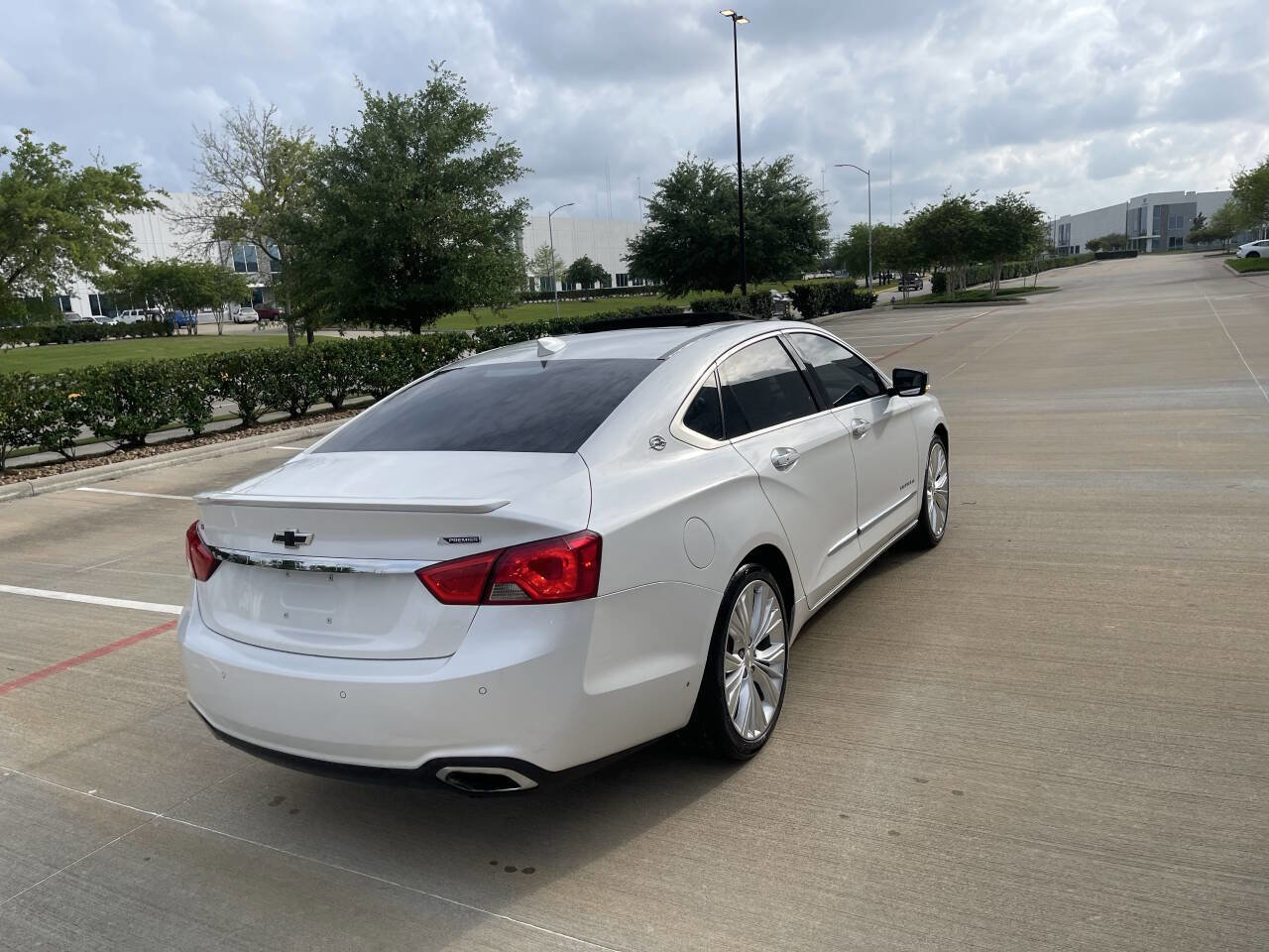 Used 2017 Chevrolet Impala Premier w/ Enhanced Convenience Package image 27