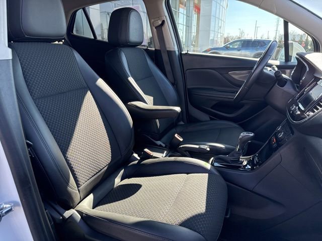 Used 2022 Buick Encore Preferred w/ Safety Package image 25