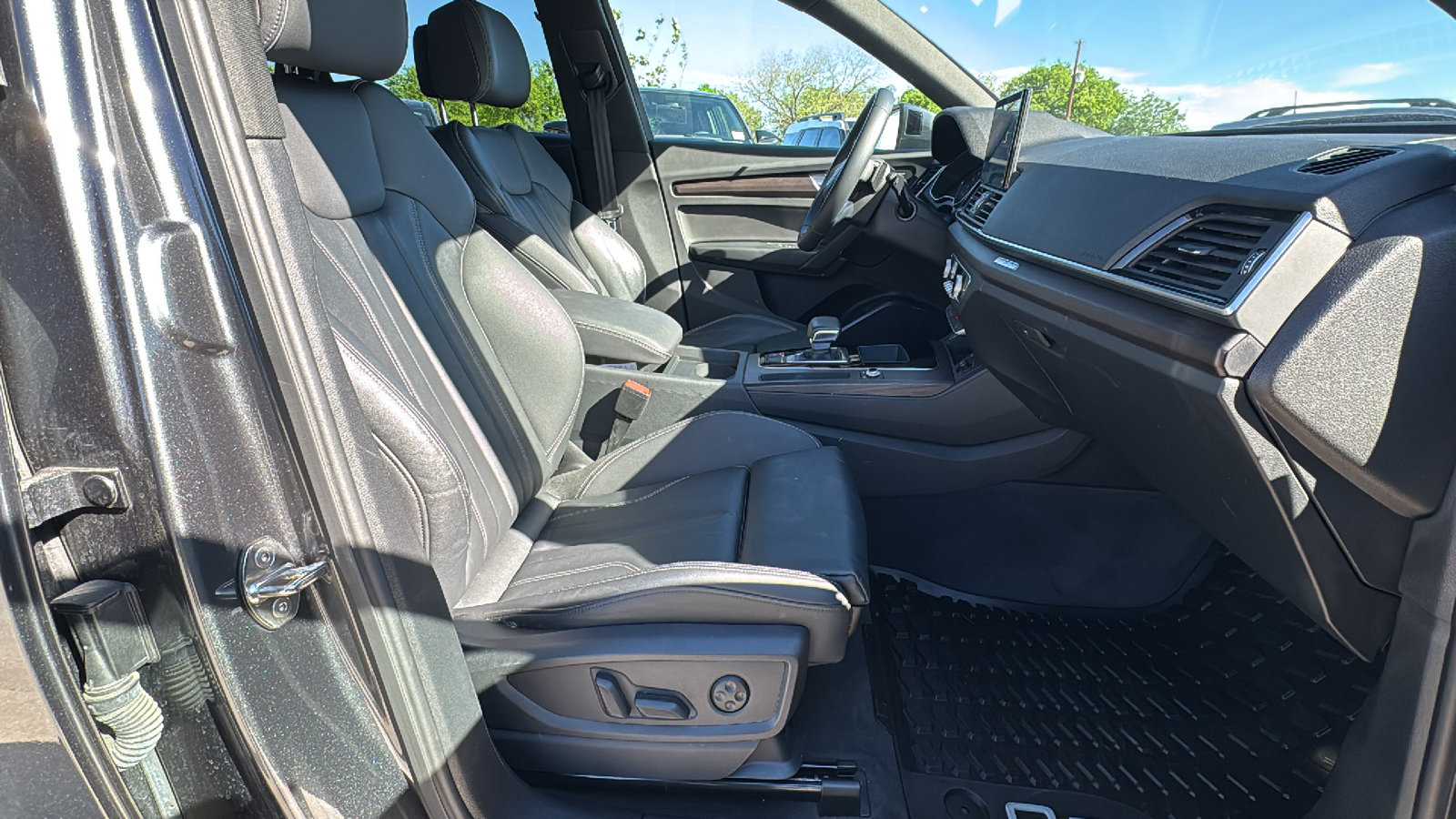 Used 2023 Audi Q5 2.0T Premium w/ Convenience Package image 28