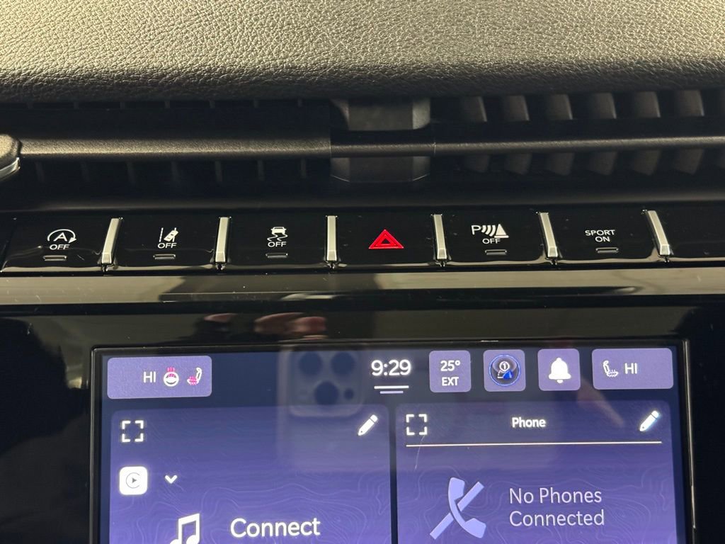 Used 2025 Jeep Grand Cherokee Laredo X w/ Luxury Tech Group I image 41