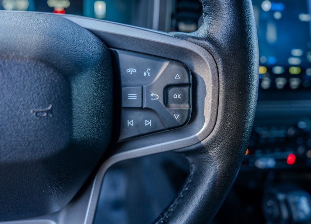 Used 2025 Ford Bronco Badlands image 7