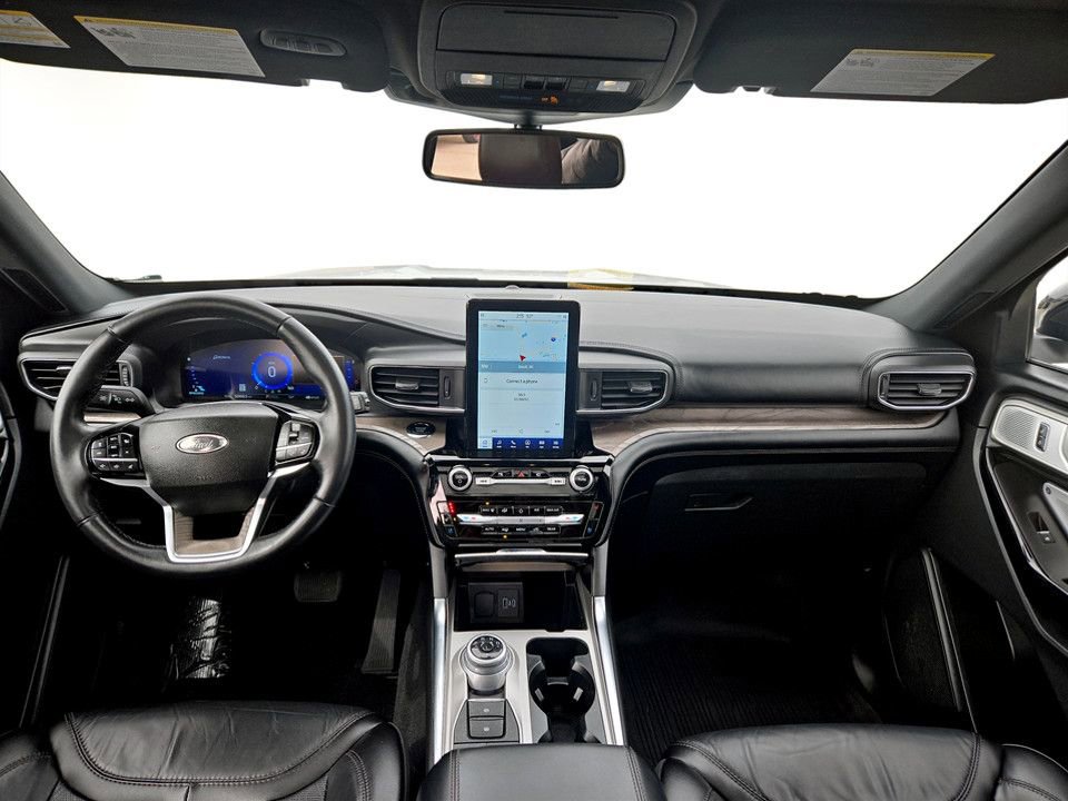 Used 2023 Ford Explorer Platinum w/ Technology Package image 12