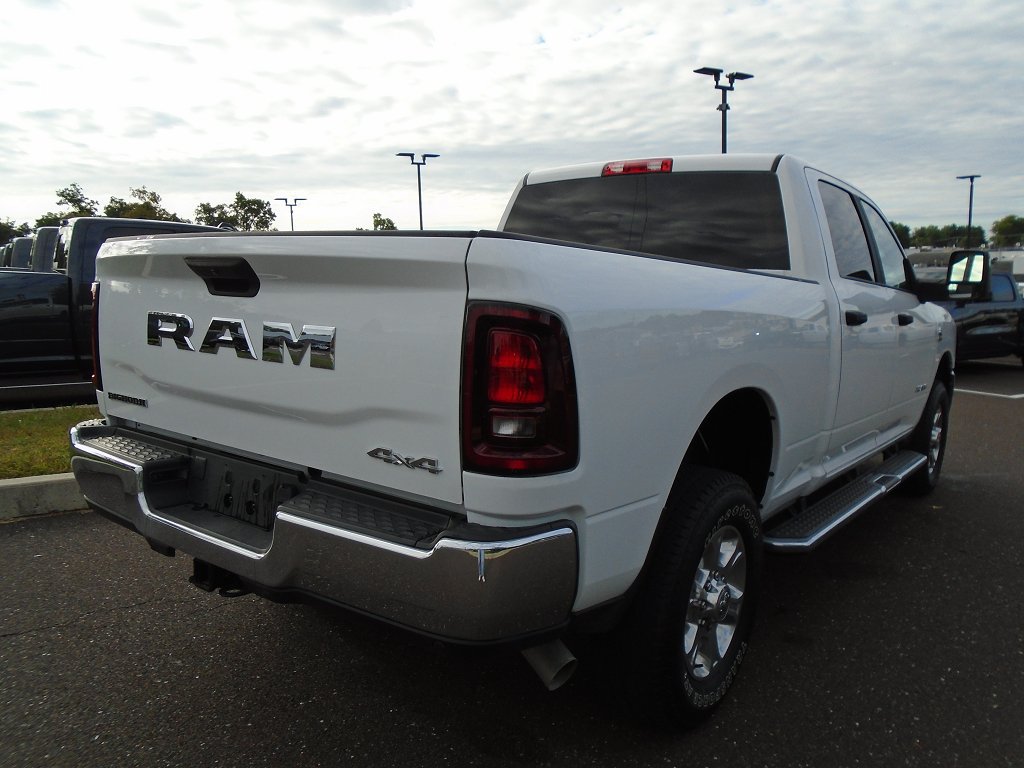 Used 2025 RAM 2500 Big Horn AWD/4WD image 3