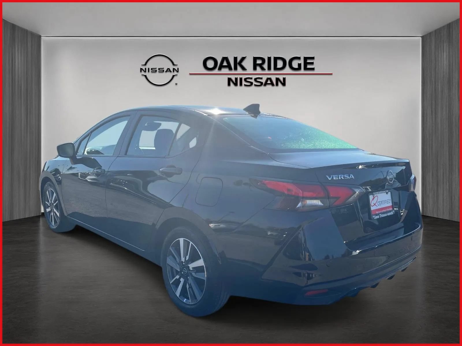 Used 2023 Nissan Versa SV FWD image 5