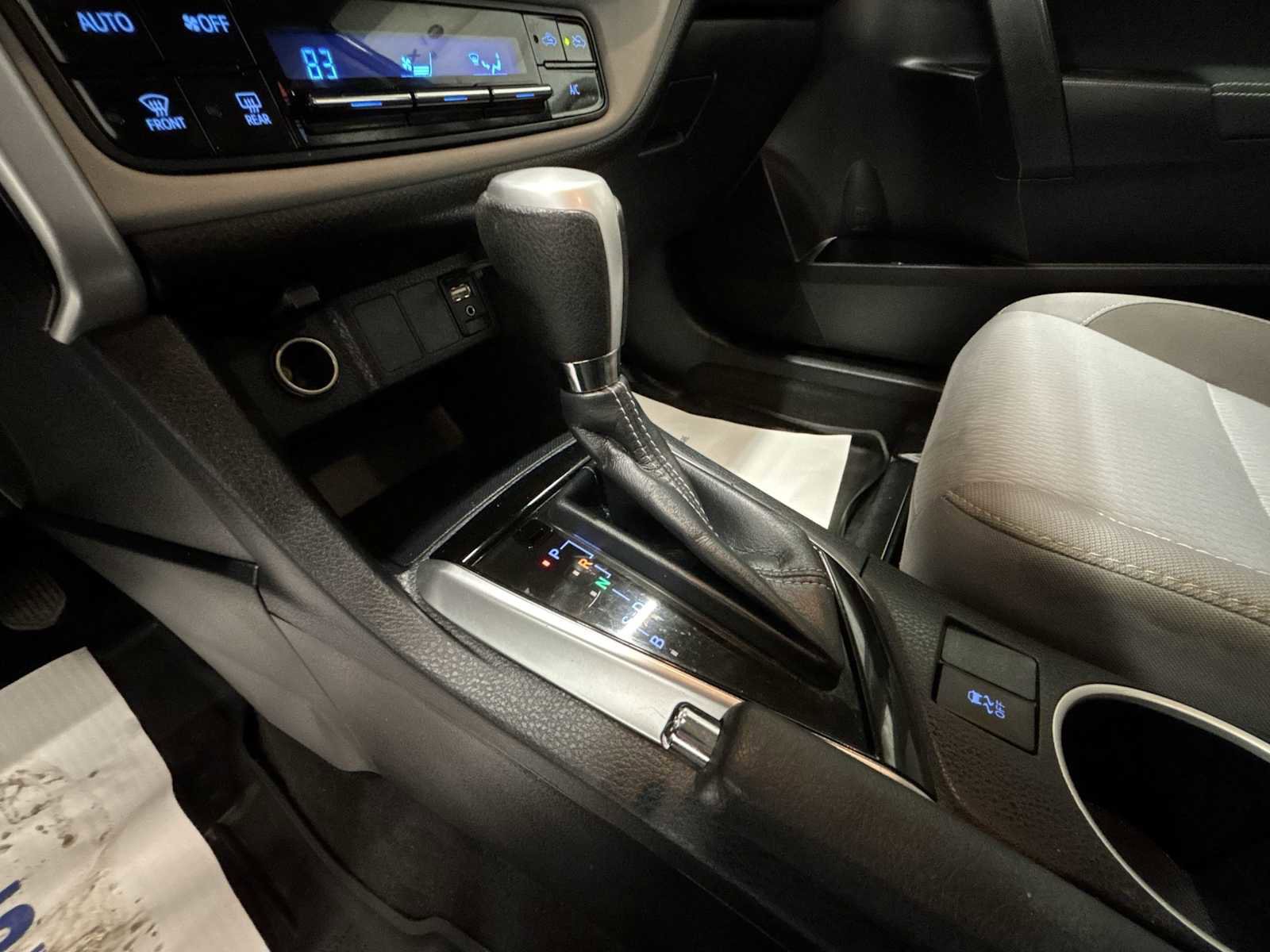 Used 2018 Toyota Corolla LE image 20