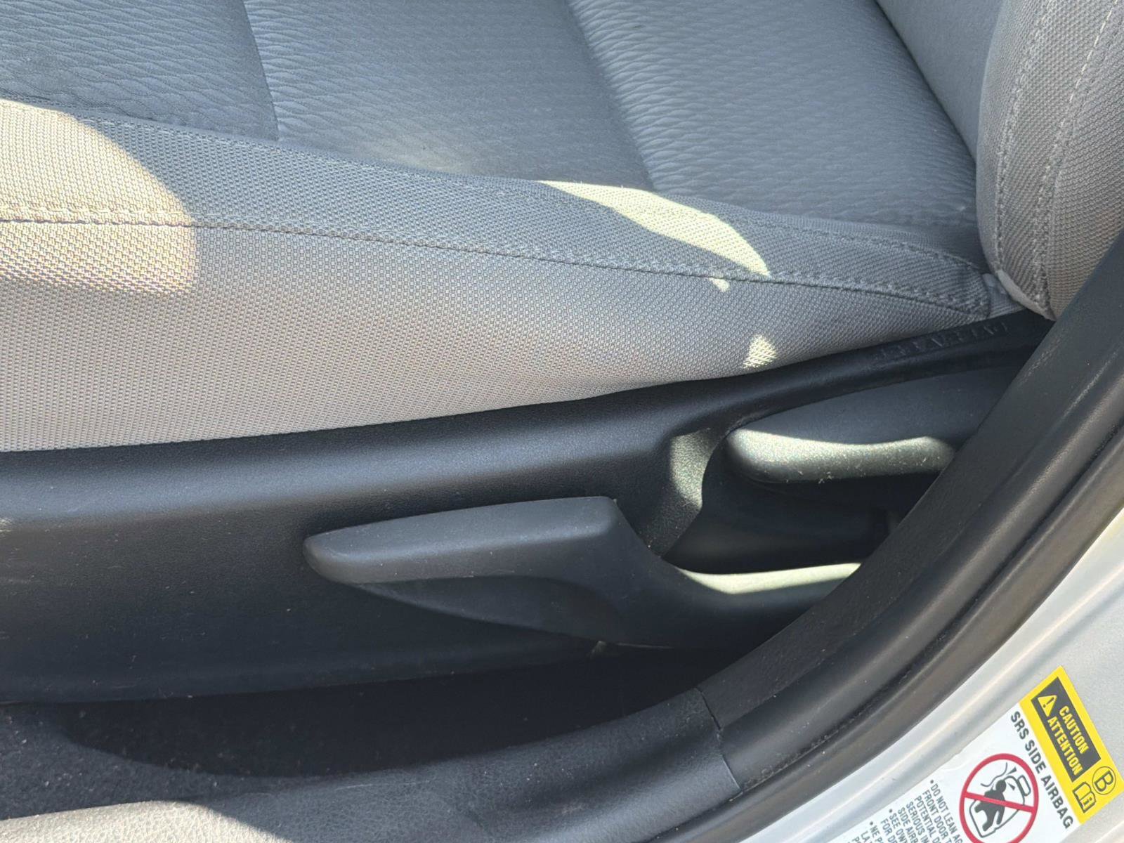 Used 2016 Toyota Corolla LE image 18