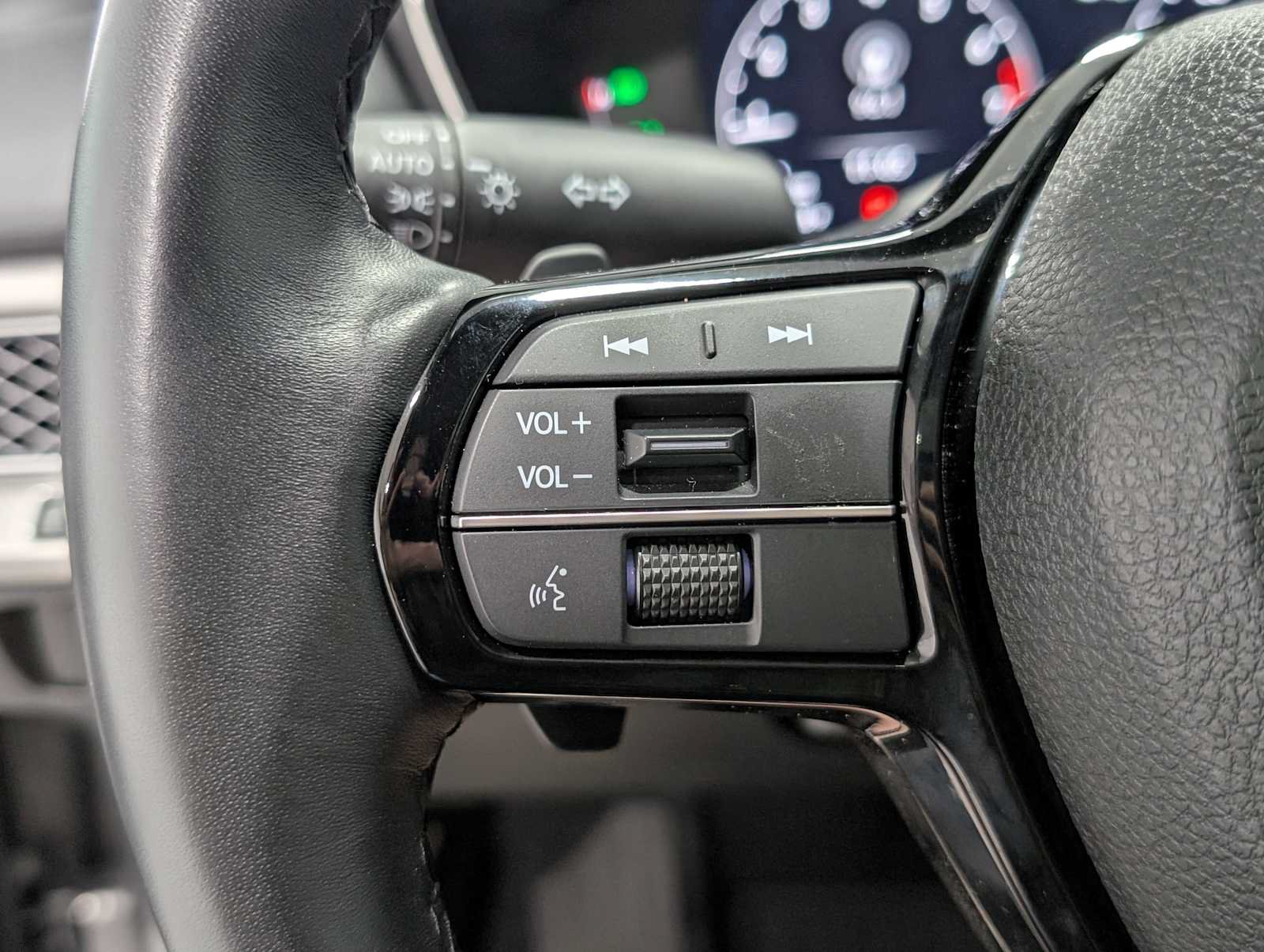 Certified 2025 Acura Integra FWD image 33