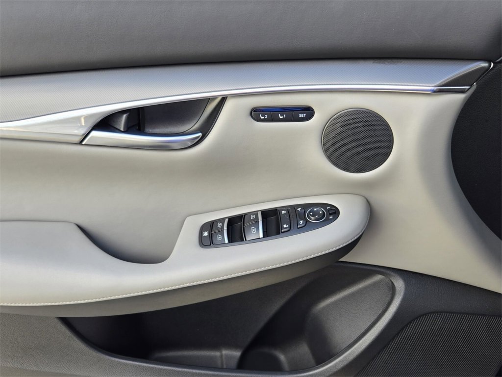 Used 2024 INFINITI QX50 Luxe w/ Cargo Package image 30