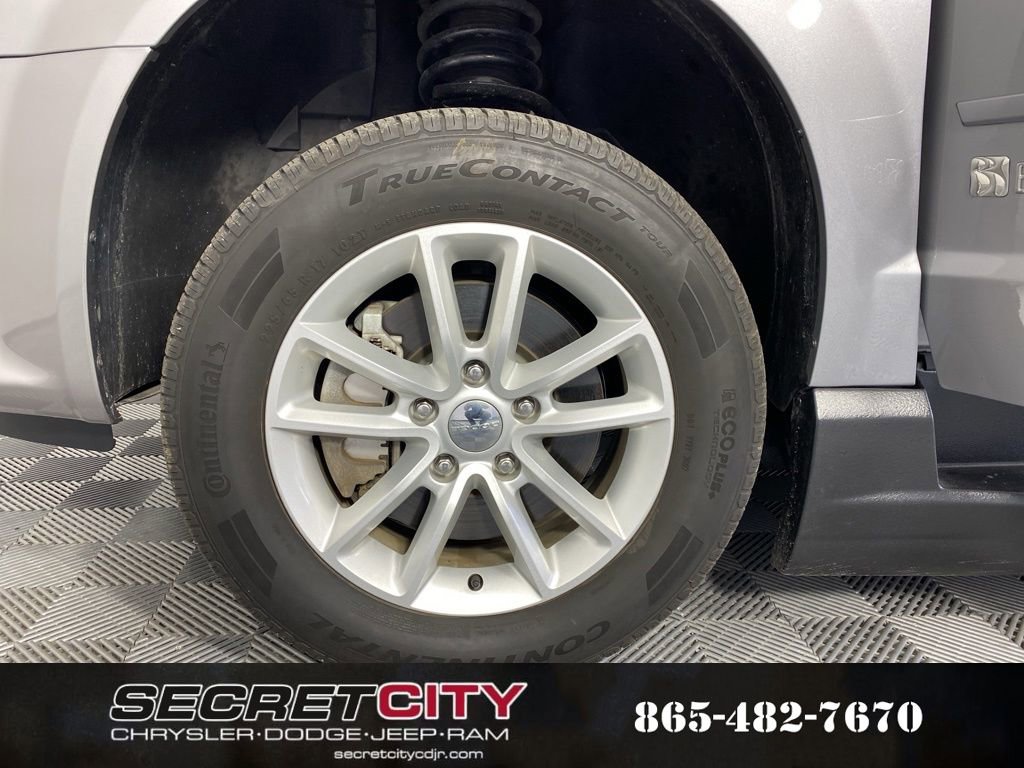 Used 2014 Dodge Grand Caravan SXT image 9