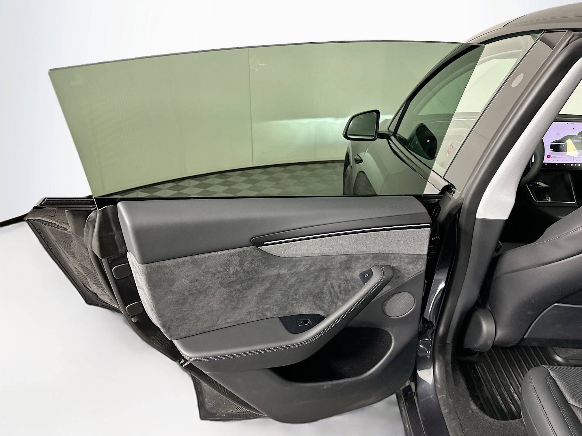 Used 2026 Tesla Model Y 2WD image 24