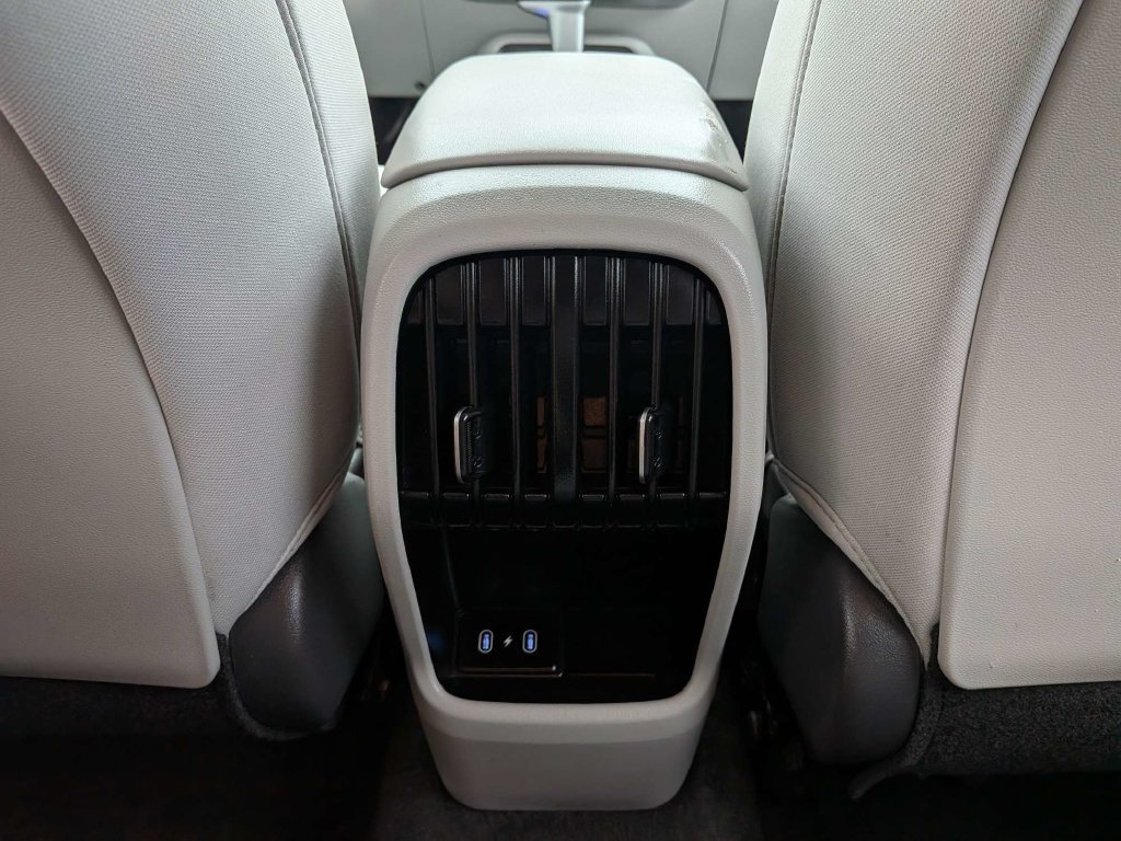 Used 2025 Hyundai Kona SEL FWD image 19
